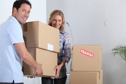 Packing and transport support for a flat move in Brent